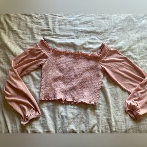 Off the shoulder slightly cropped loose sleeve crop top
From H&M